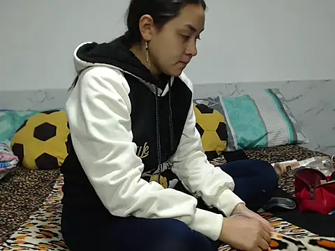 Noa Arez online show from 12-20-25, 12:24