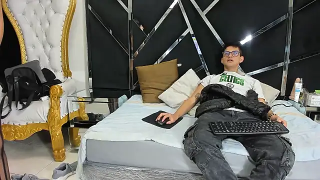 Noa Arez online show from 01-17-26, 03:32