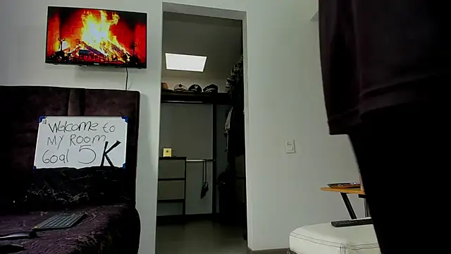 Andrew Johnnson online show from 09-20-25, 05:51