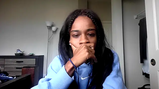 Marlowlovee online show from 09-25-25, 04:13