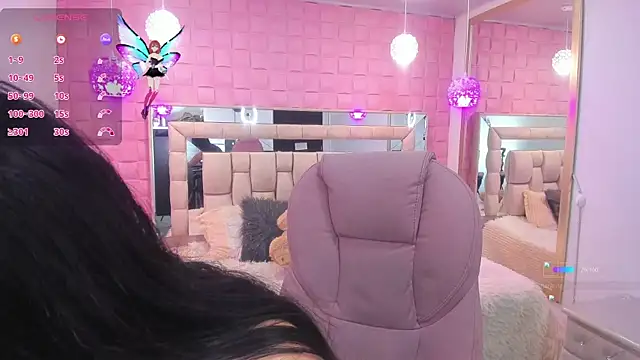  laaura  online show from 10-10-25, 07:25