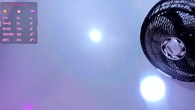  laaura  online show from 11-12-25, 07:18