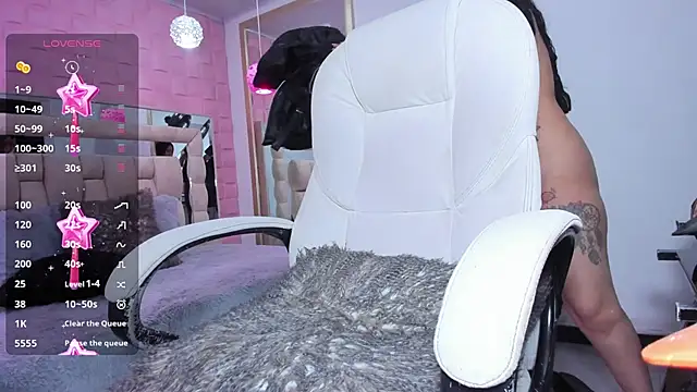  laaura  online show from 05-30-26, 01:06