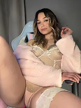 xYoungHotwife online show from 04-10-26, 09:00