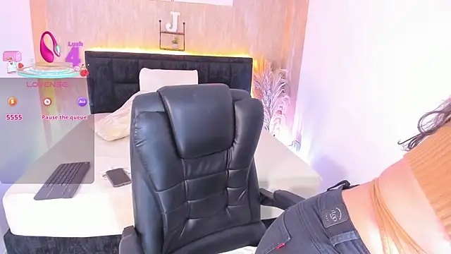 Snapshot of jessica_hotxxx chatting on 12-03-25, 03:22 jessica hotxxx online show from 12-03-25, 03:22