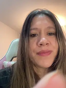 emma hot2006 online show from 10-23-25, 02:49