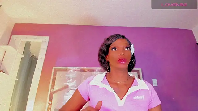 Snapshot of Sara_hot12112 chatting on 06-20-26, 04:39 Sara hot12112 online show from 06-20-26, 04:39