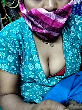 Snapshot of Love_Cream chatting on 02-17-26, 06:49 Love Cream online show from 02-17-26, 06:49