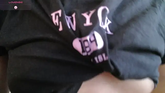 Snapshot of LilybethGray chatting on 09-08-25, 04:39 LilybethGray online show from 09-08-25, 04:39