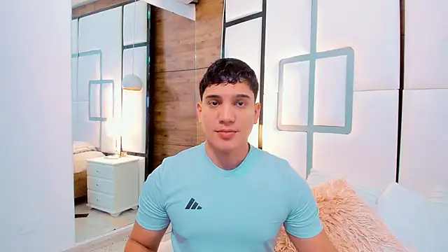Snapshot of RaymondMorris chatting on 10-24-25, 04:33 RaymondMorris online show from 10-24-25, 04:33