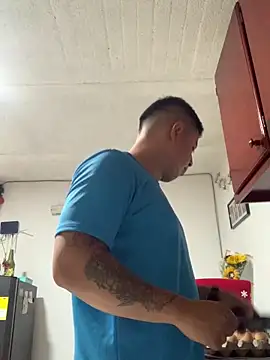 Snapshot of miaftmax chatting on 12-18-25, 03:49 miaftmax online show from 12-18-25, 03:49