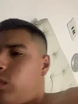 Snapshot of miaftmax chatting on 10-25-25, 10:43 miaftmax online show from 10-25-25, 10:43