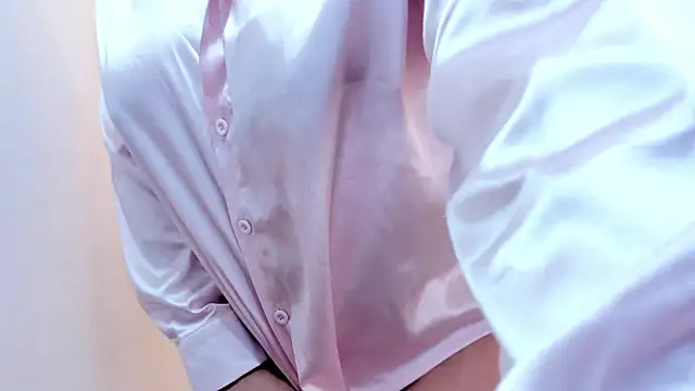 CarolinaMejia online show from 10-06-25, 01:56