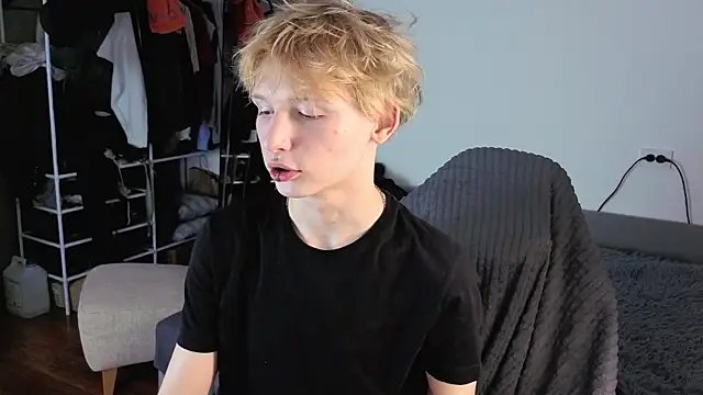 Your avatar online show from 10-22-25, 11:14