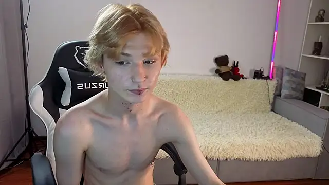 Your avatar online show from 09-11-25, 10:37