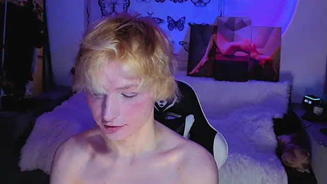 Your avatar online show from 11-13-25, 07:40