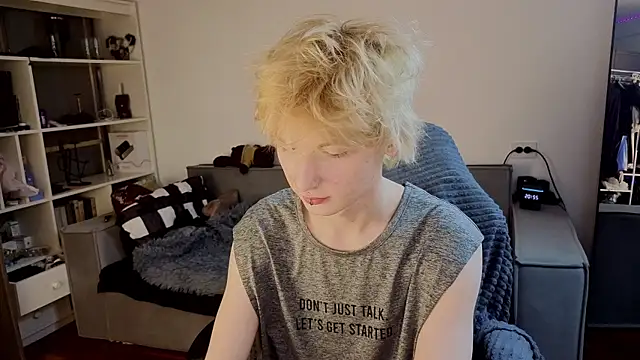 Your avatar online show from 10-08-25, 05:57