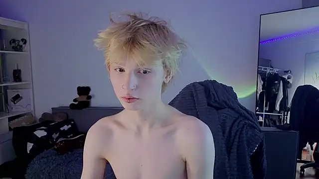 Your avatar online show from 10-05-25, 11:17