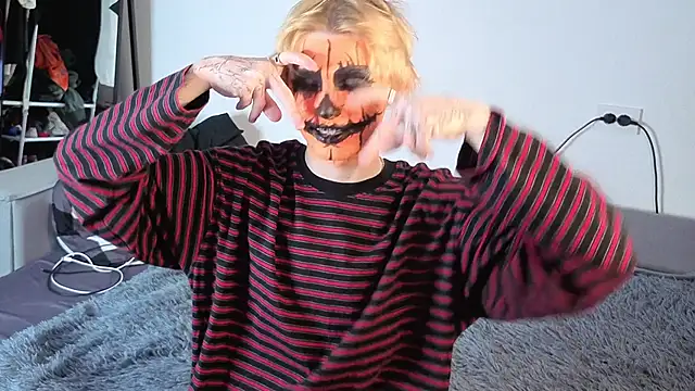 Your avatar online show from 10-30-25, 09:55