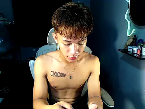 naughtyboyloy 0 online show from 05-25-26, 06:39
