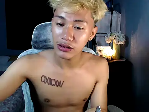 naughtyboyloy 0 online show from 12-16-25, 06:23