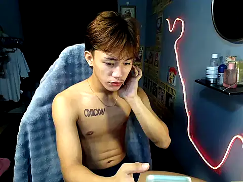 naughtyboyloy 0 online show from 07-22-26, 10:01