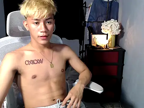 naughtyboyloy 0 online show from 12-15-25, 02:34