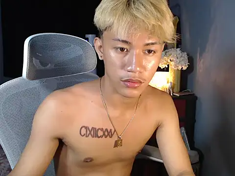 naughtyboyloy 0 online show from 12-18-25, 06:12