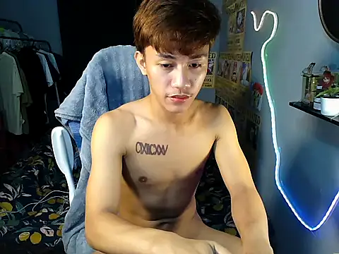 naughtyboyloy 0 online show from 07-04-26, 05:50