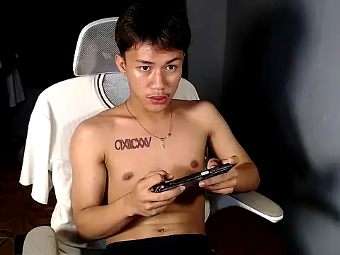 naughtyboyloy 0 online show from 04-14-26, 09:20