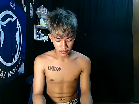 naughtyboyloy 0 online show from 11-07-25, 07:46