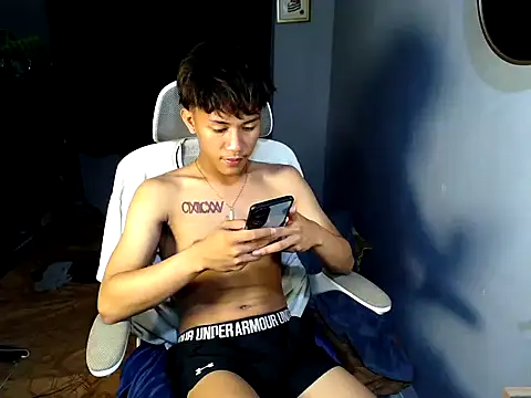 naughtyboyloy 0 online show from 04-30-26, 06:48