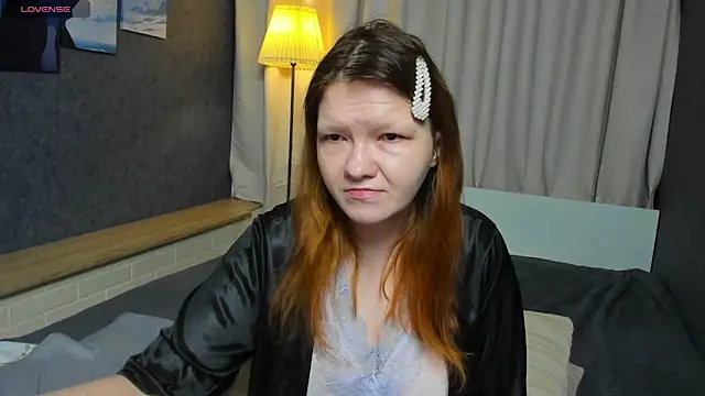 Nora lovvvv online show from 10-26-25, 10:04