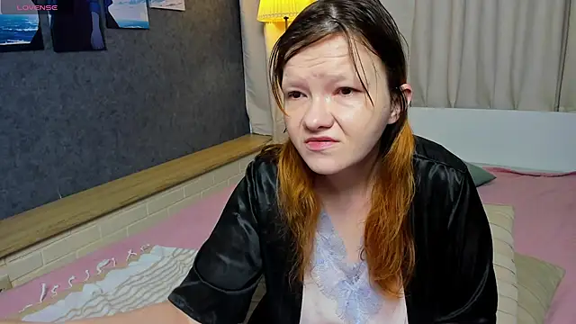 Nora lovvvv online show from 11-29-25, 10:15