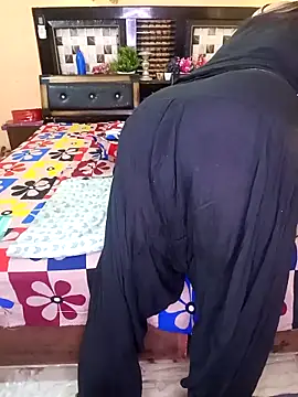 Snapshot of PRIYA_22 chatting on 03-16-26, 05:44 PRIYA 22 online show from 03-16-26, 05:44