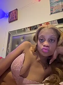 Snapshot of Angelbunnyy chatting on 02-14-26, 02:06 Angelbunnyy online show from 02-14-26, 02:06