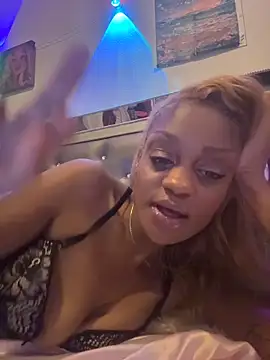 Snapshot of Angelbunnyy chatting on 02-01-26, 04:33 Angelbunnyy online show from 02-01-26, 04:33