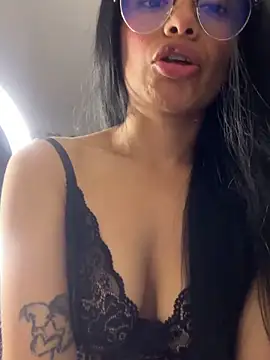 Melissa coch online show from 11-02-25, 05:12