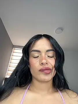 Melissa coch online show from 04-24-26, 04:20