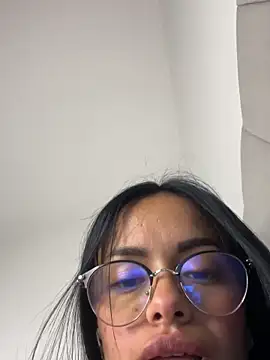 Melissa coch online show from 11-05-25, 03:53