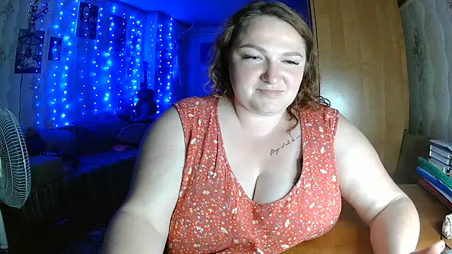 Snapshot of AngelQSky chatting on 06-21-26, 10:04 AngelQSky online show from 06-21-26, 10:04