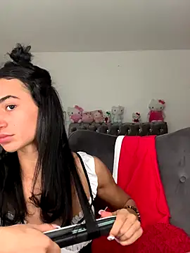 itsyourgirltee online show from 10-28-25, 08:52