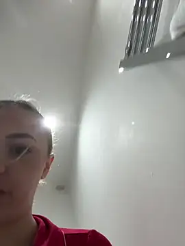 Snapshot of cutietootie02 chatting on 12-21-25, 02:24 cutietootie02 online show from 12-21-25, 02:24