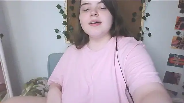 Snapshot of brattyprincessemma chatting on 09-18-25, 01:19 brattyprincessemma online show from 09-18-25, 01:19