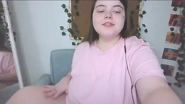 Snapshot of brattyprincessemma chatting on 09-24-25, 03:29 brattyprincessemma online show from 09-24-25, 03:29