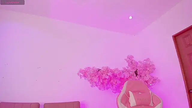 Doll Isa  online show from 01-15-26, 06:44