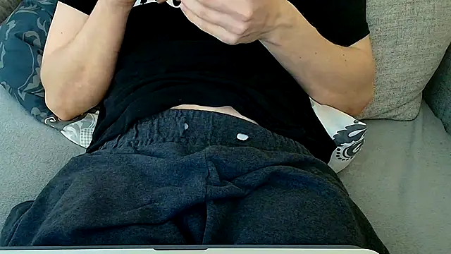 Breezydicksn online show from 05-20-26, 09:45