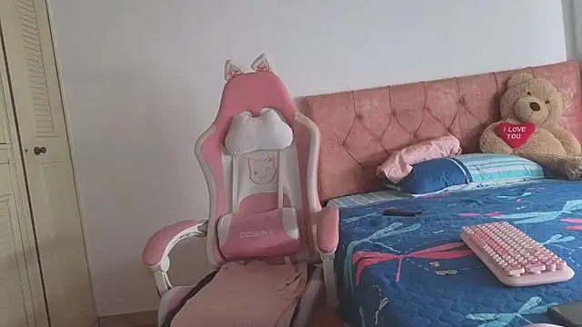 Crystal Star  online show from 10-29-25, 03:22