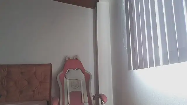 Crystal Star  online show from 10-25-25, 01:56