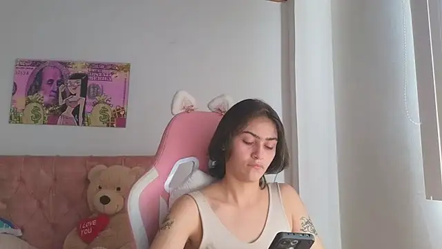 Crystal Star  online show from 11-22-25, 03:00